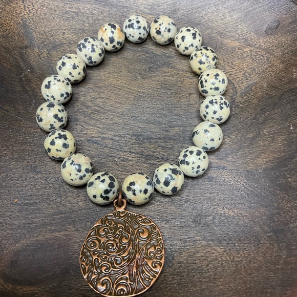 Dalmatian (10 mm) with Copper Scroll Charm - Picture 3 of 9